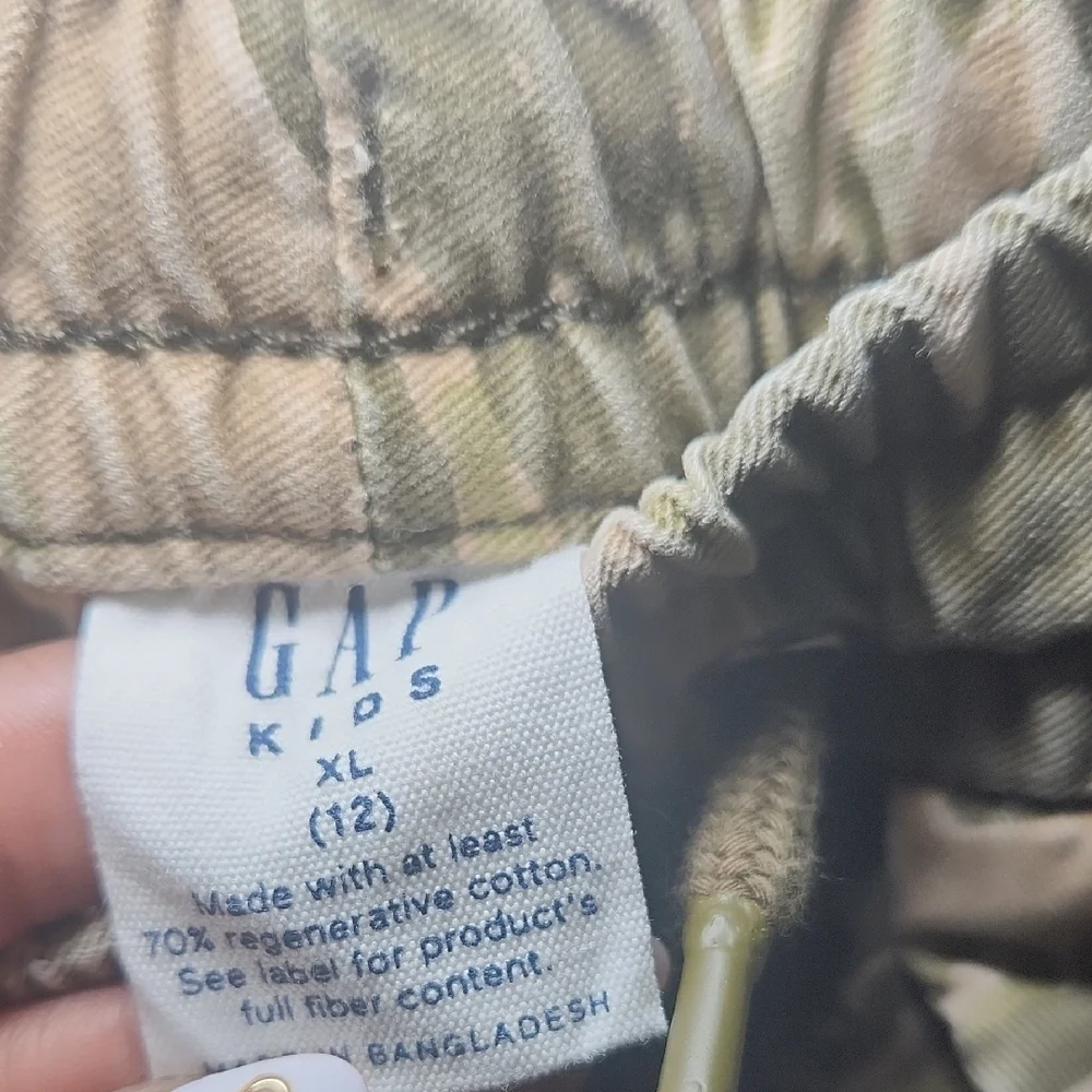 GAP Kids Green and Tan Camouflage Pants